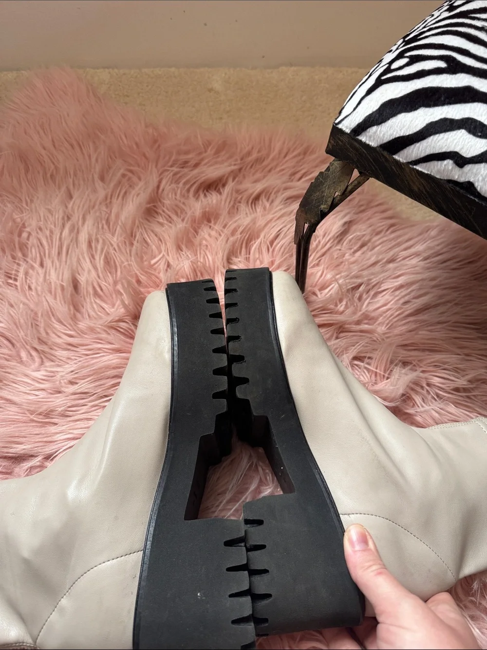 Frame Denim Cream/Gray Platform Ankle Boots with Chunky Black Sole size 9